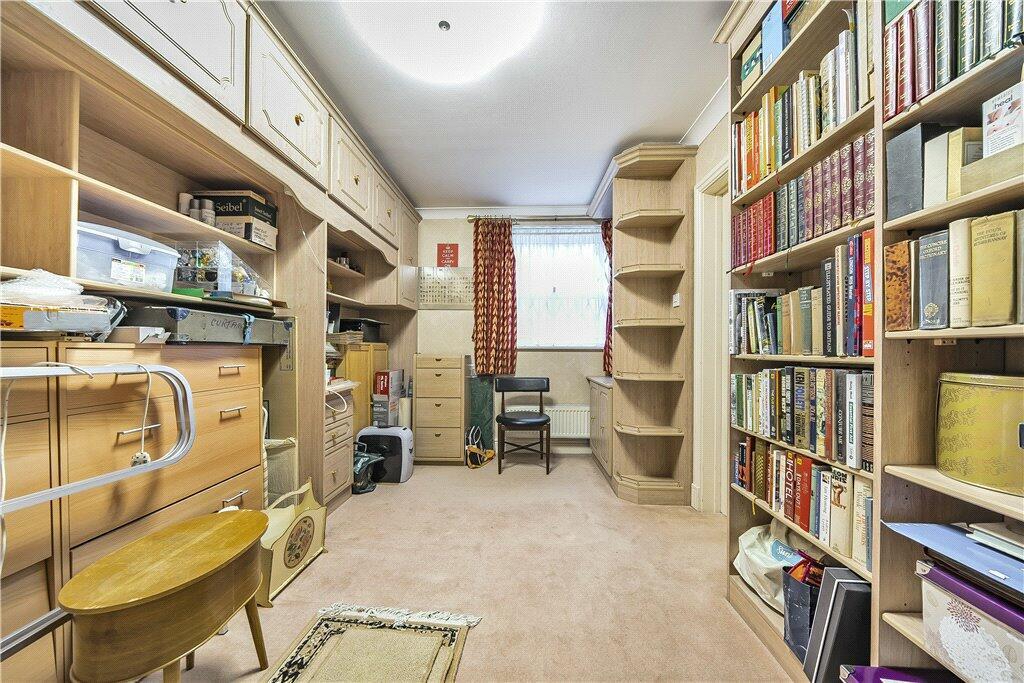 Davidson Frost-Wellings, DFW, Lancaster House, Bed