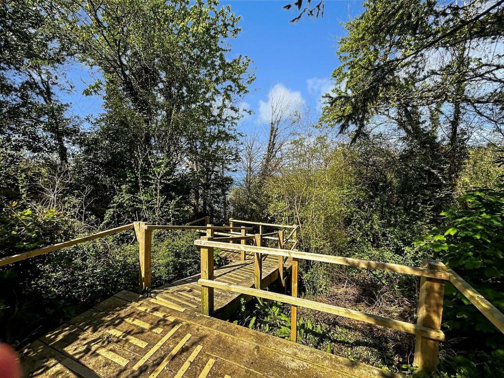 Garden Access To Beach