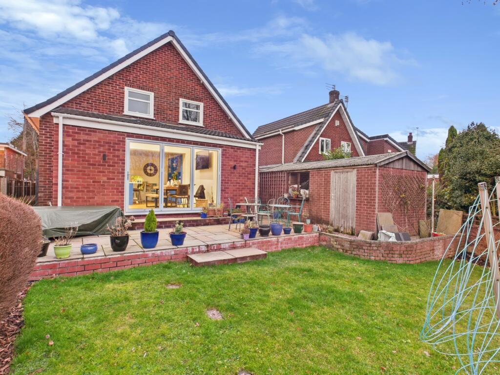 CAM03729G0-PR0201-STILL010