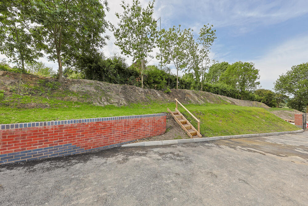 Front Garden T202506130735.jpg