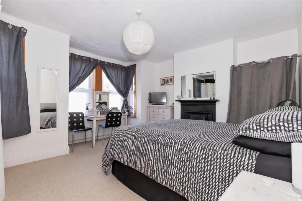 For sale by Aspire Residential | St Anselms Road