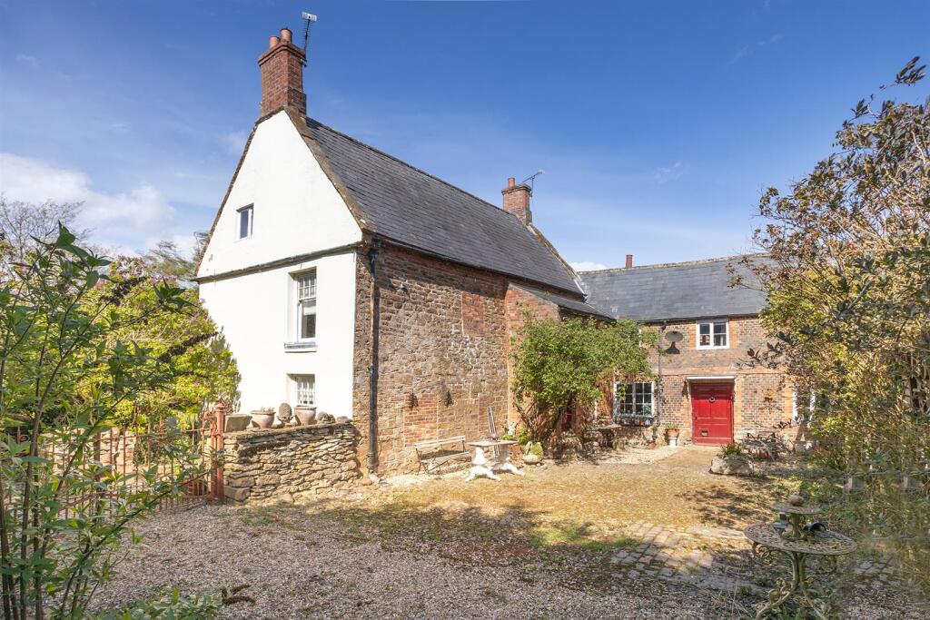 Holly Lodge, Barby (3).jpg