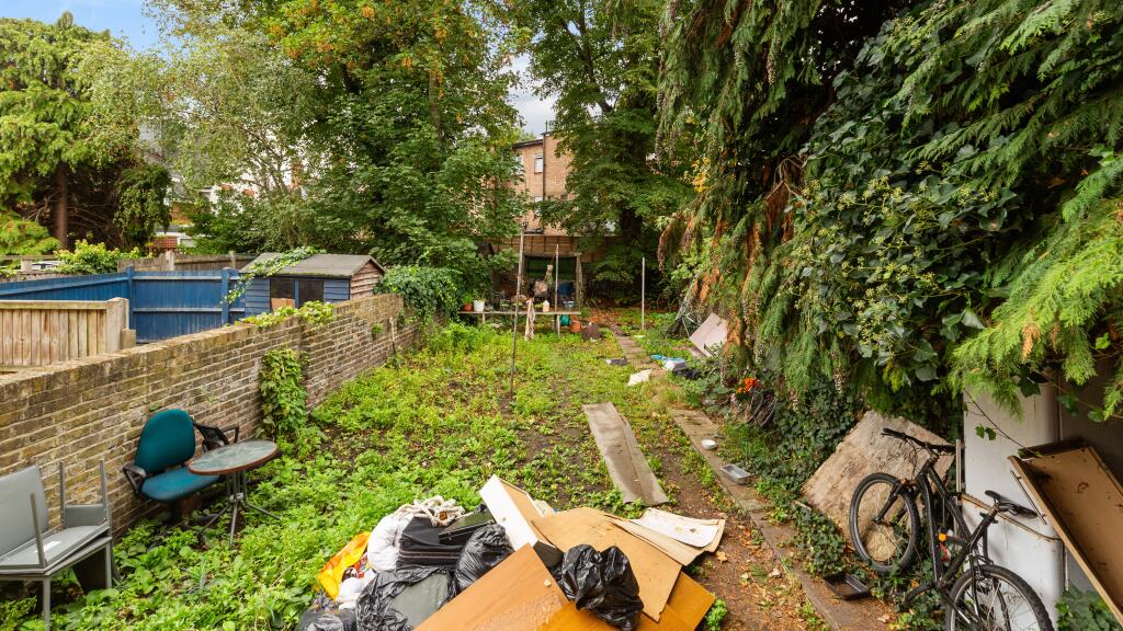 Flat B, 8 Cherington Road, Hanwell, London, W7 3HJ