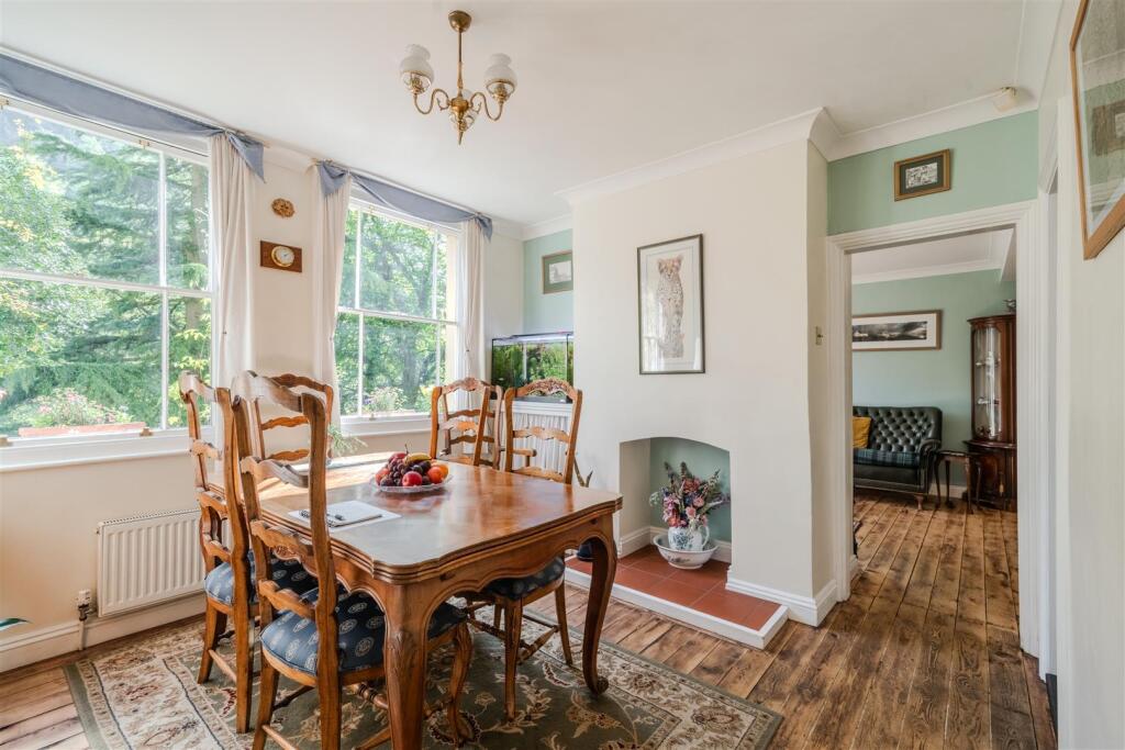 Dining Room-3.jpg
