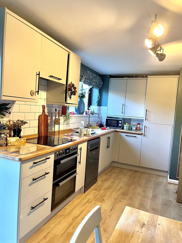 thumbnail_IMG-206...