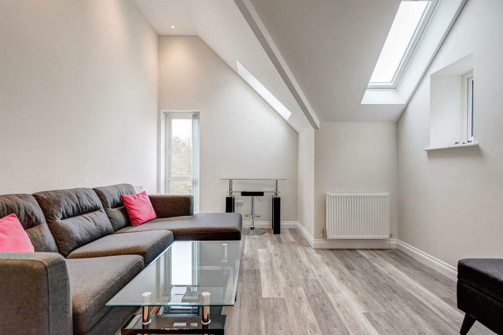 Apt.15BeauchiefGrove(Interior)(5of23).jpg