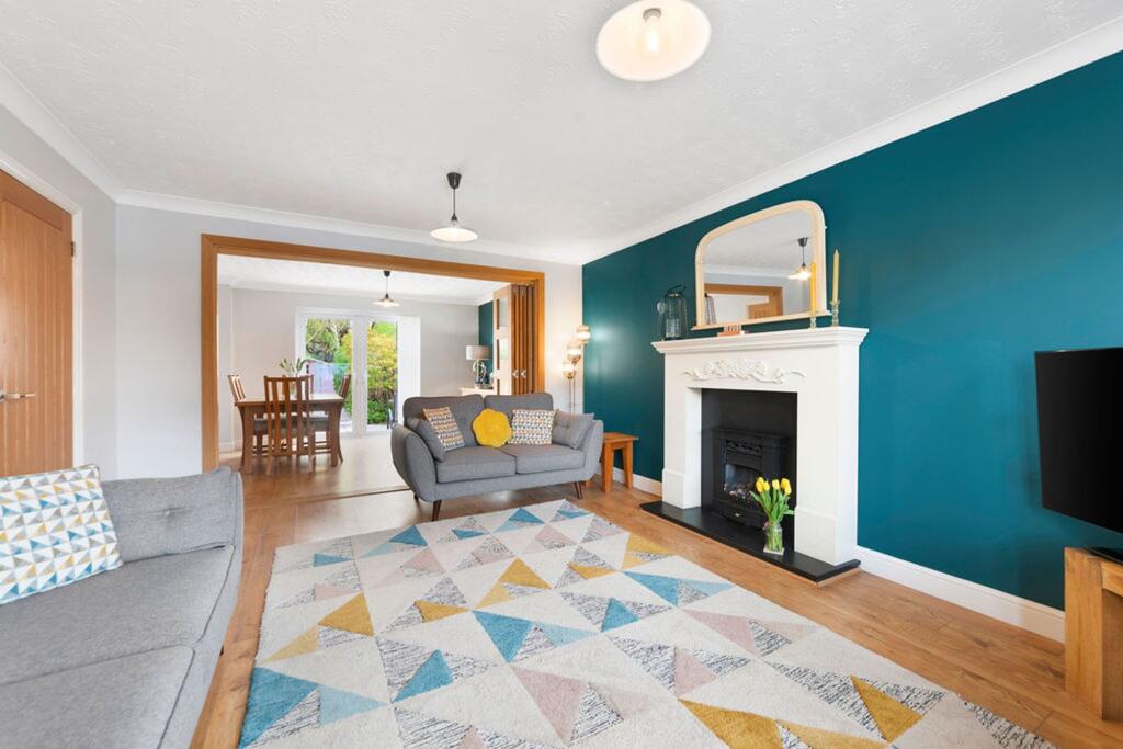 Living Room &amp; Dining Room