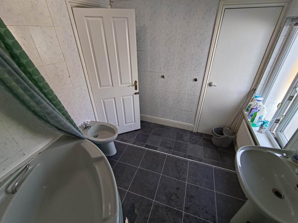 First floor rear bat