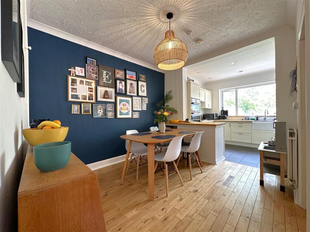 Dining Room Into Extended Kitchen 989