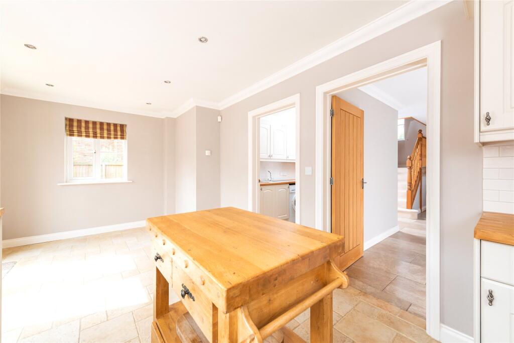 Kitchen/Breakfast Rm