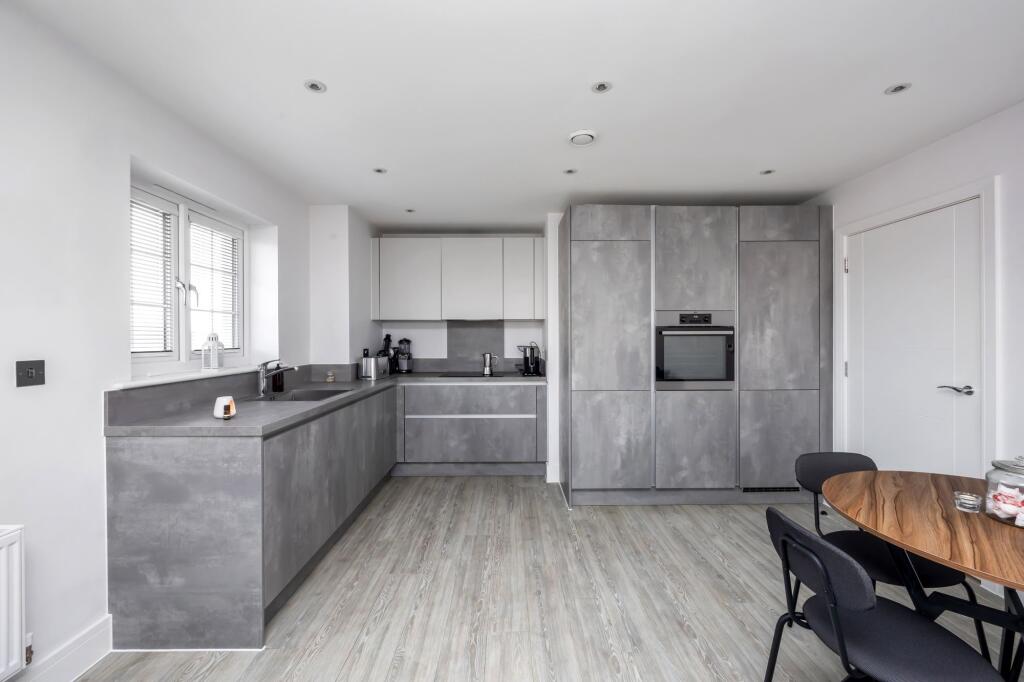 Kitchen / Lounge / Diner