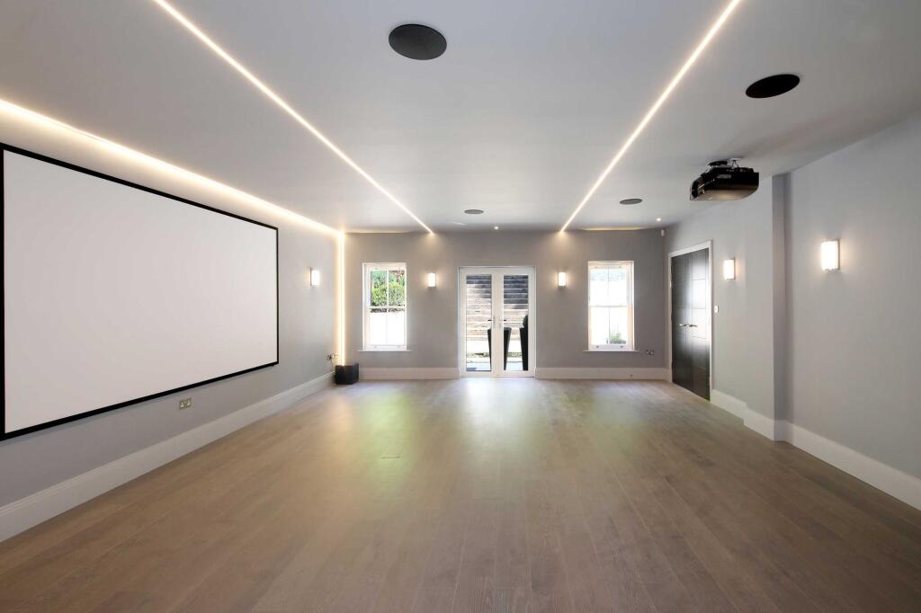 Cinema/Lounge