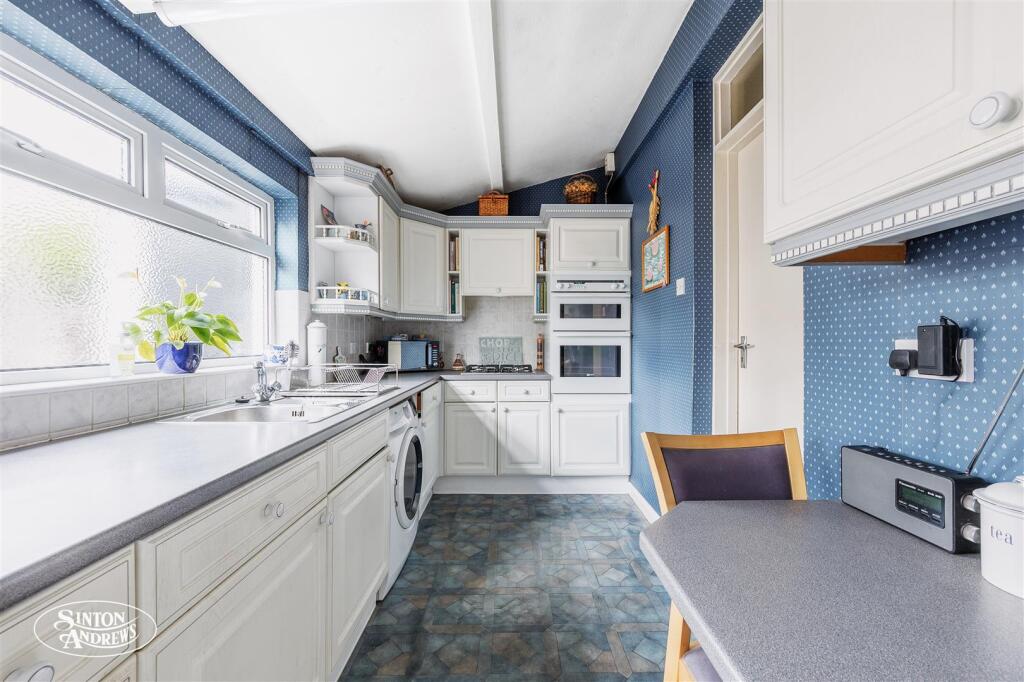 April Cottage, Walmer Gardens-6.jpg