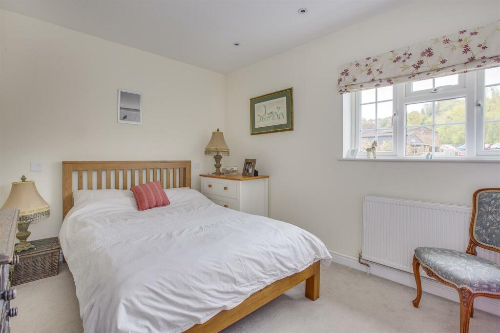 33 Hampden Road, HP13 6SZ-6.jpg