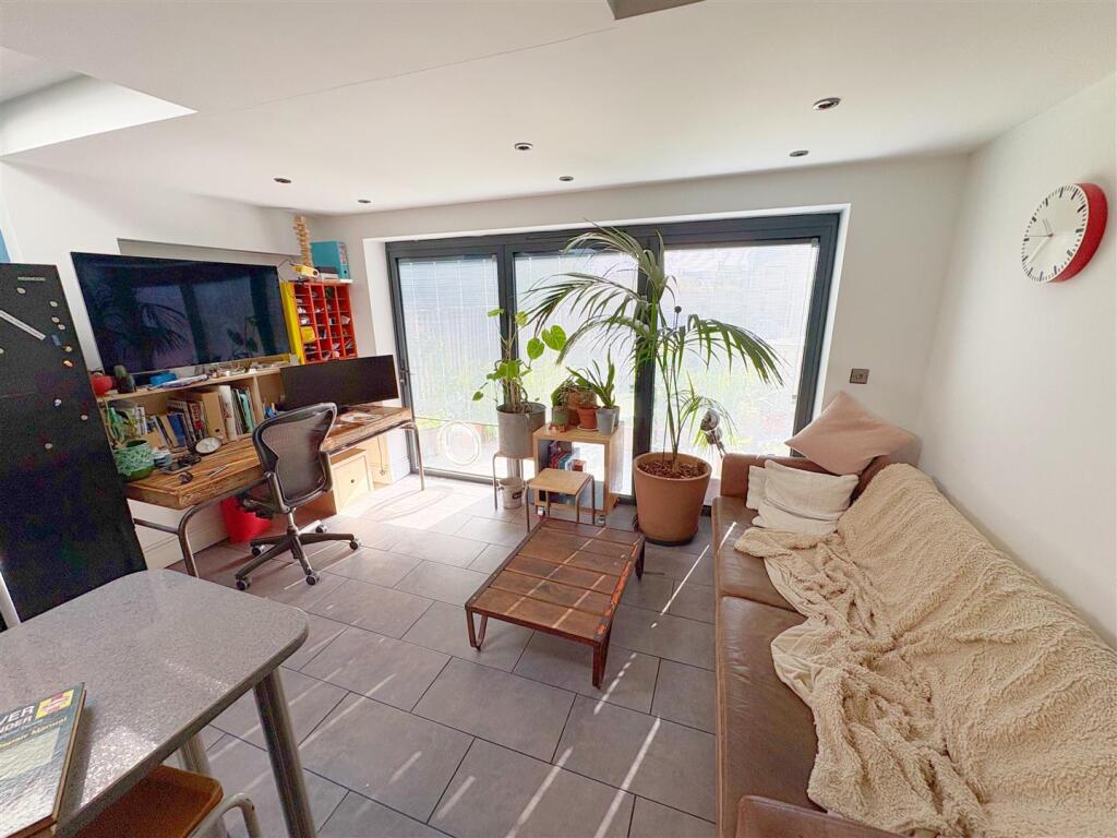 Kitchen_Breakfast room.jpg