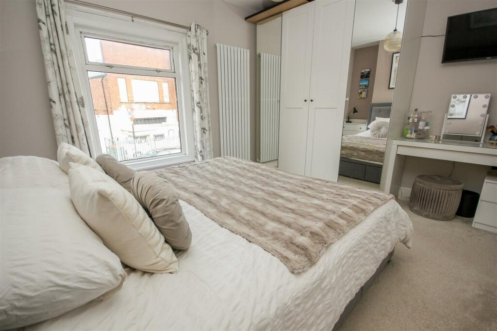 Master Bedroom 2.jpg