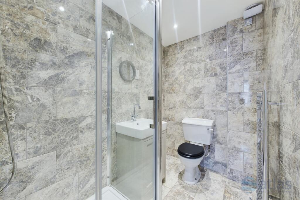 En Suite Bathroom (bedroom 1)