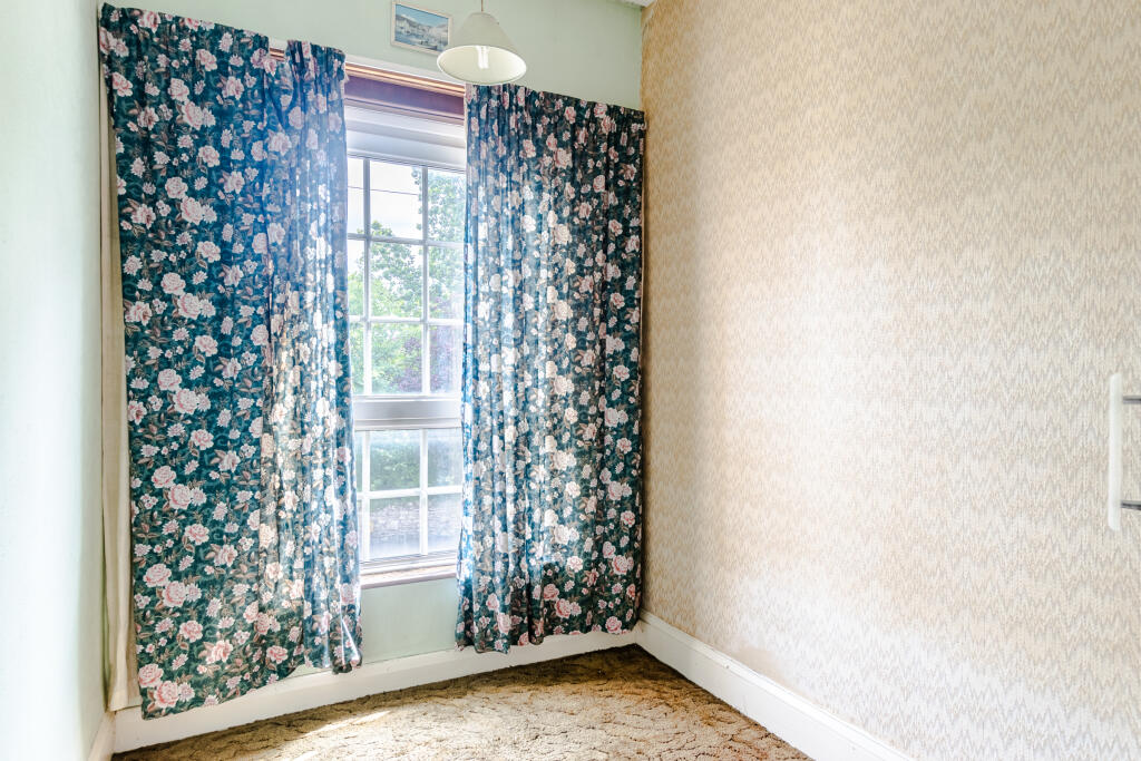 bedroom4