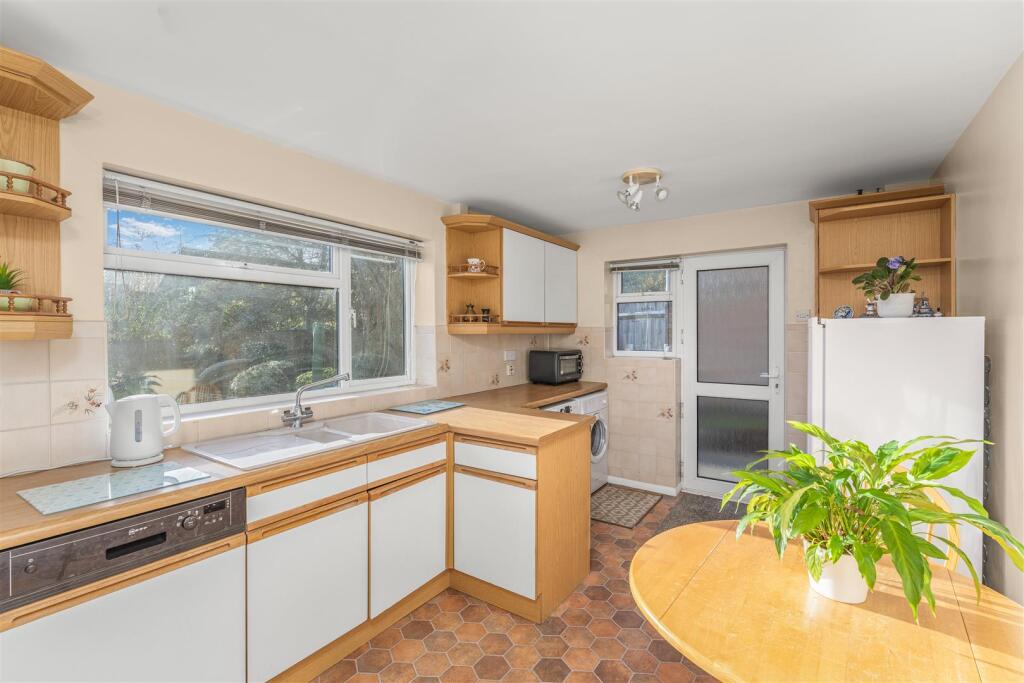 7 Lawrence Leys, Bloxham-12.jpg