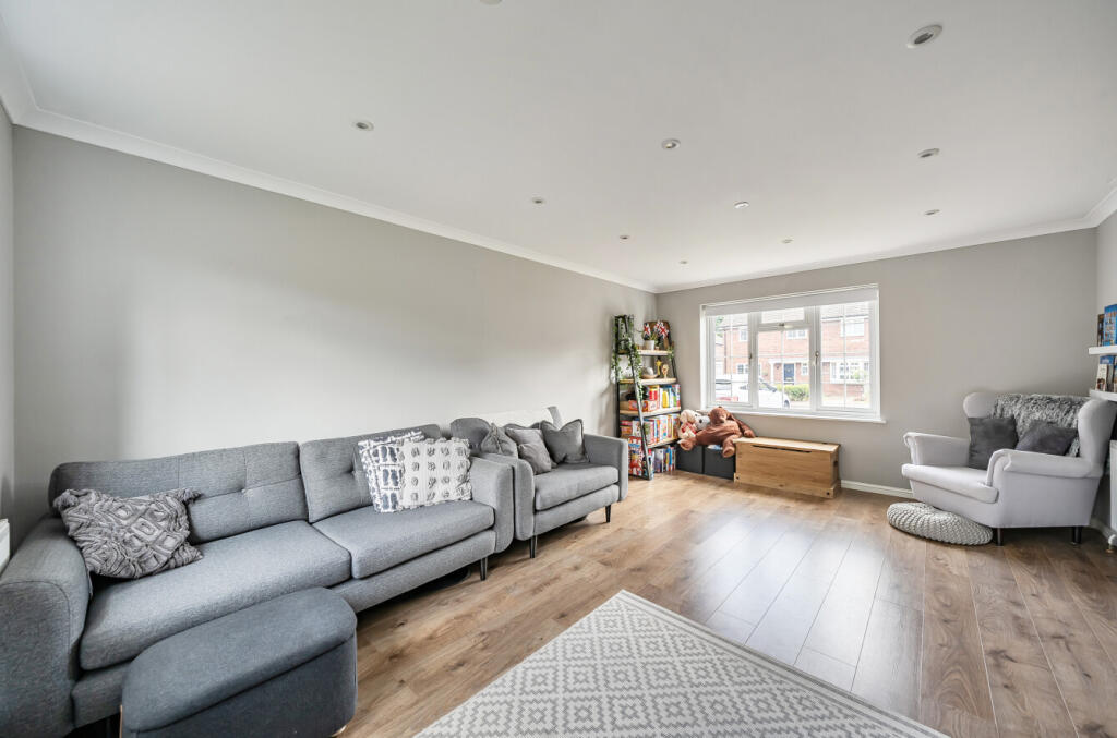 1315624-15-685af6...