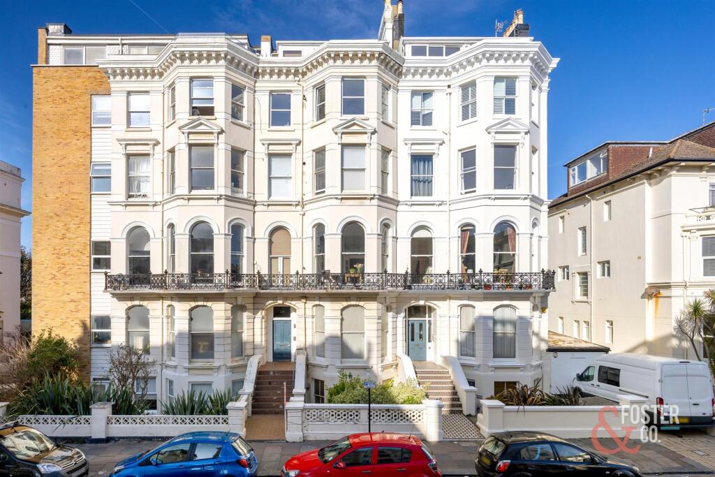 St Aubyns 22, Flat 2-020 (1).JPG