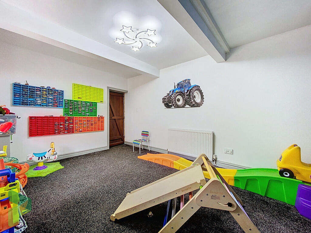 Living Room curre...