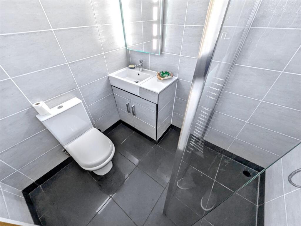 Shower Room_2.jpeg
