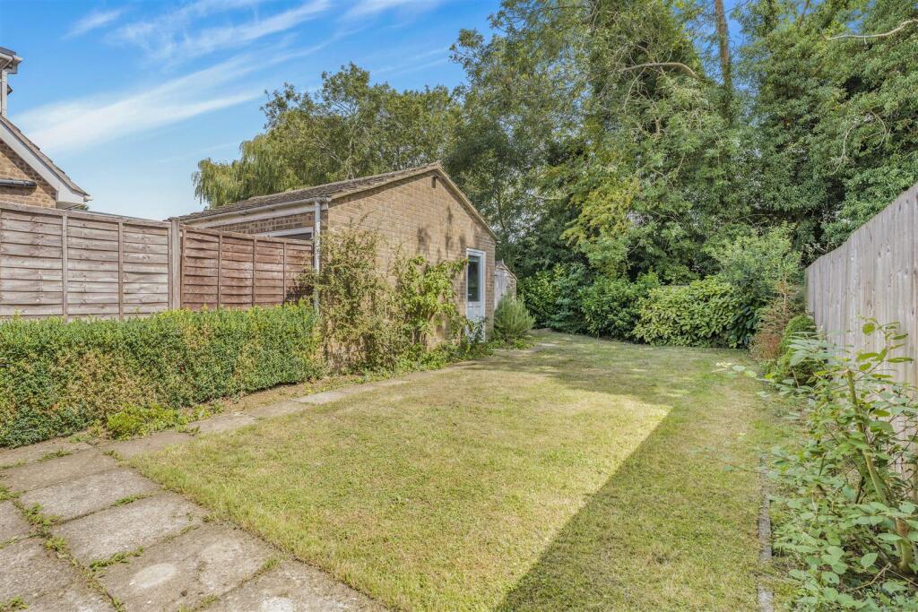 49 Central Avenue, Woodford Halse-6.jpg