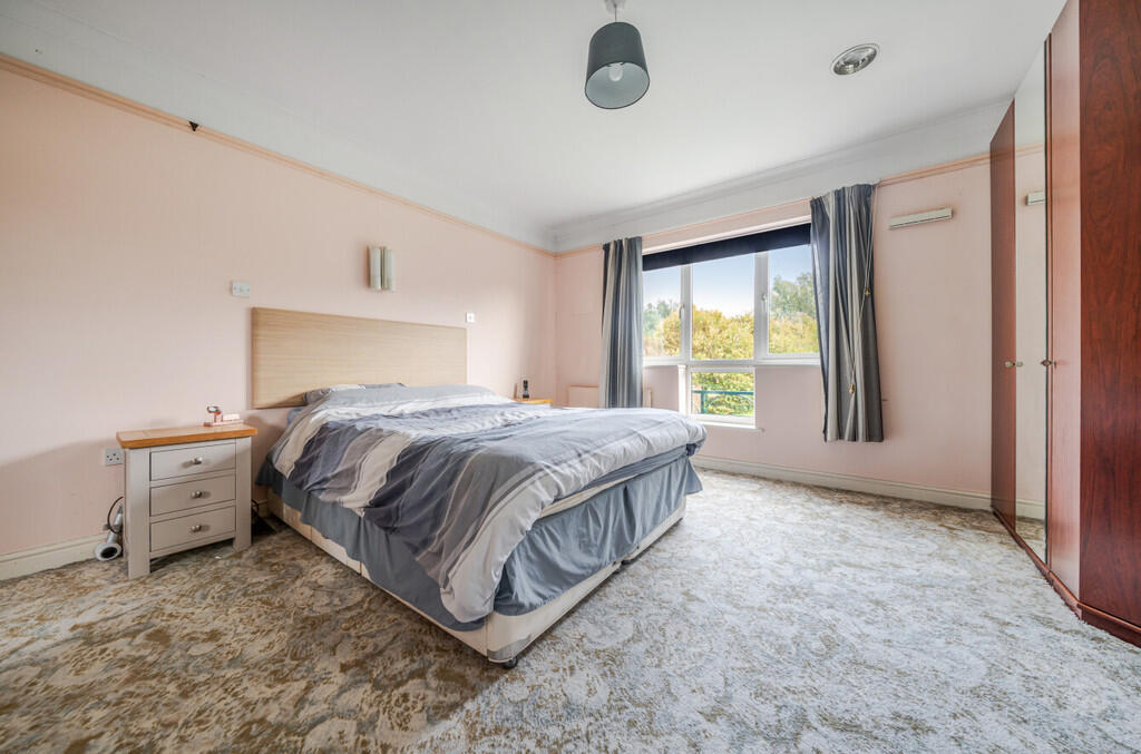 1370701-20-68f605...