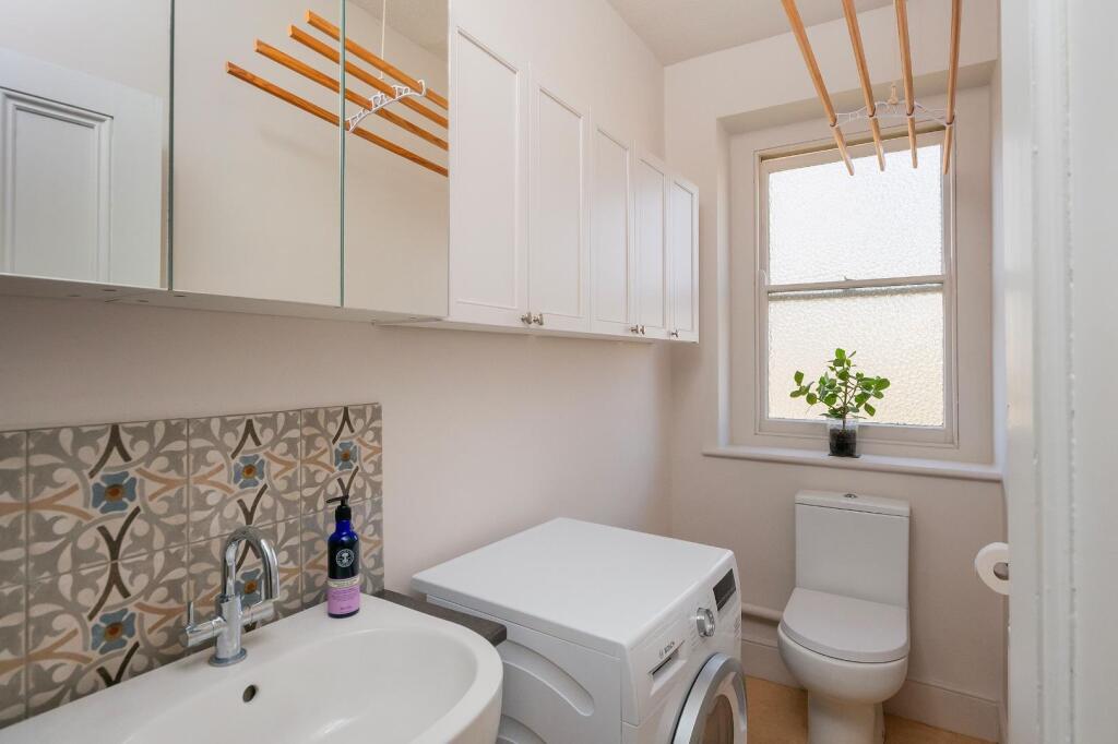 7F2R1RD - UtilityWC B.jpg