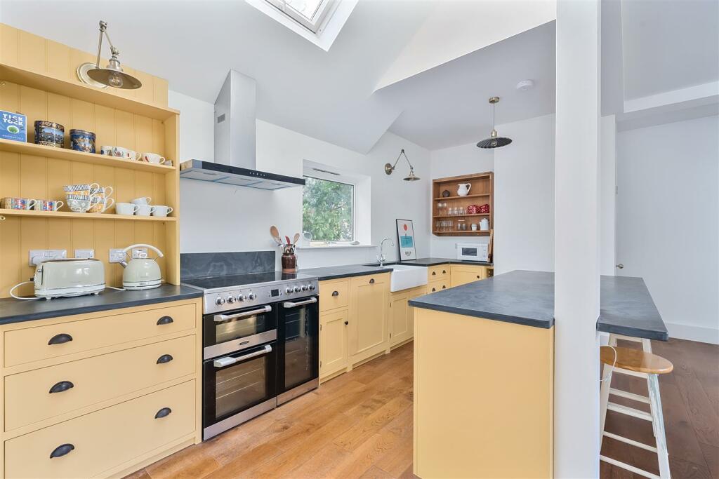Kitchen Alt.jpg