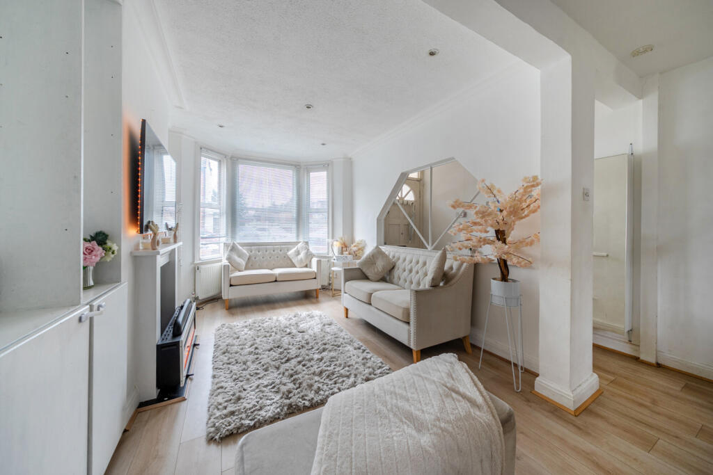 1329475-8-6883a0e...