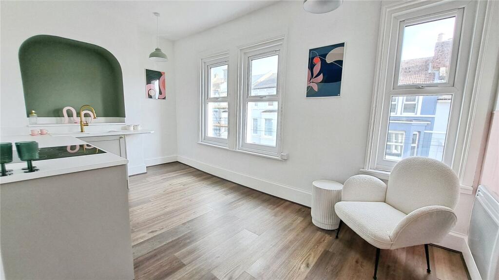 Living Room/Kitchen