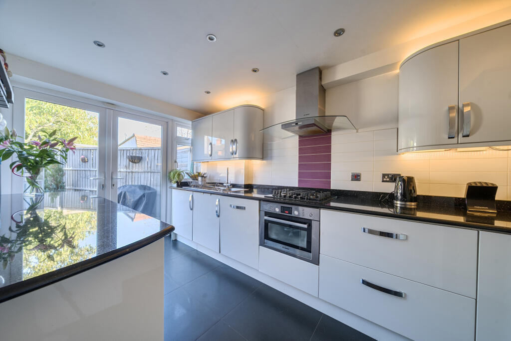 1362855-7-68e3d6d...