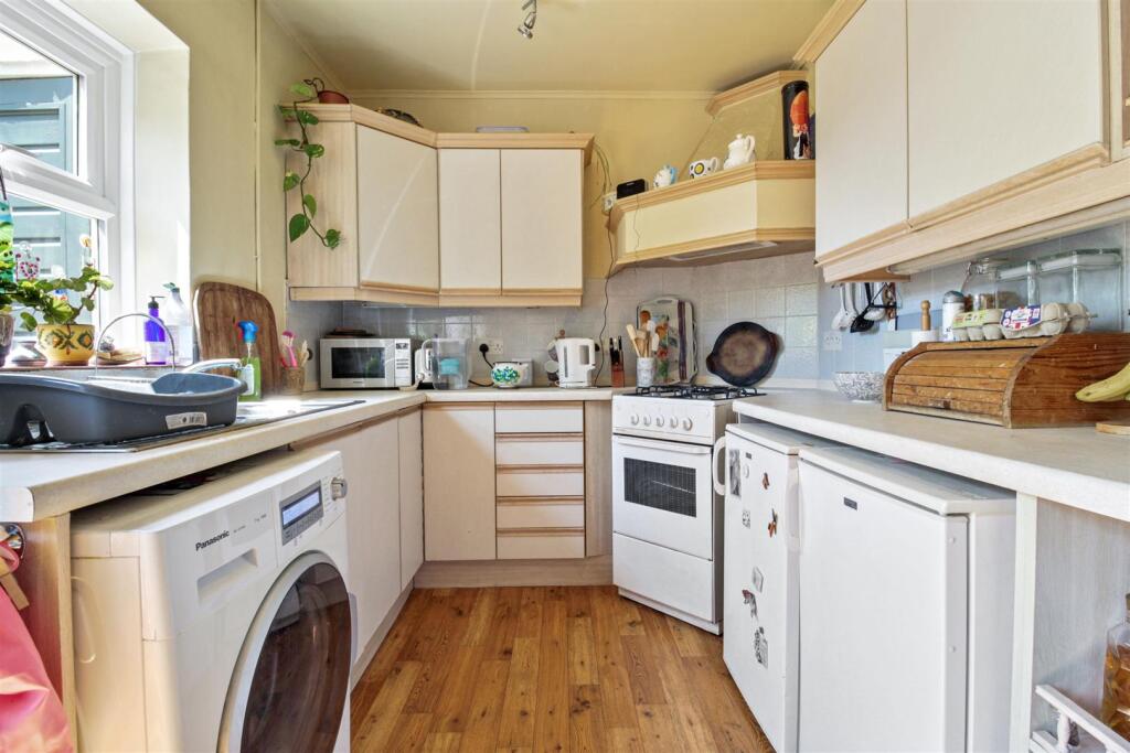 Dominion Road, 107-004.jpg