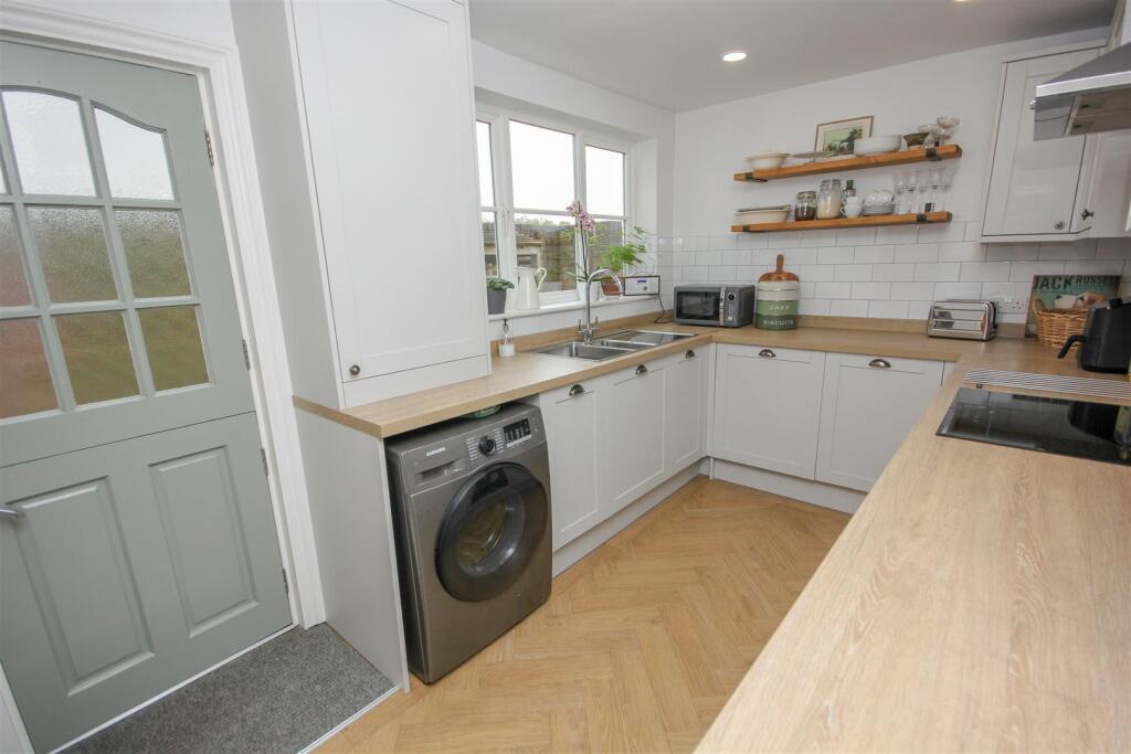 Kitchen..jpg