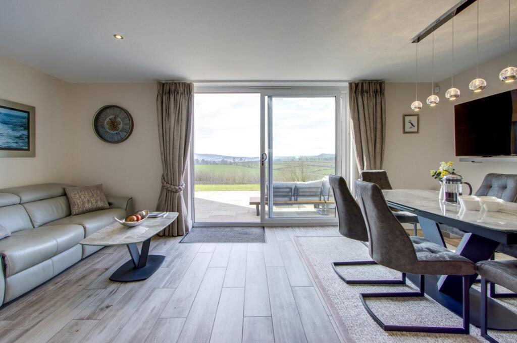 Family Room 4