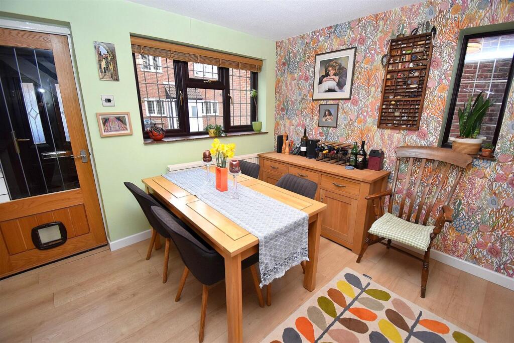 DINING AREA.JPG