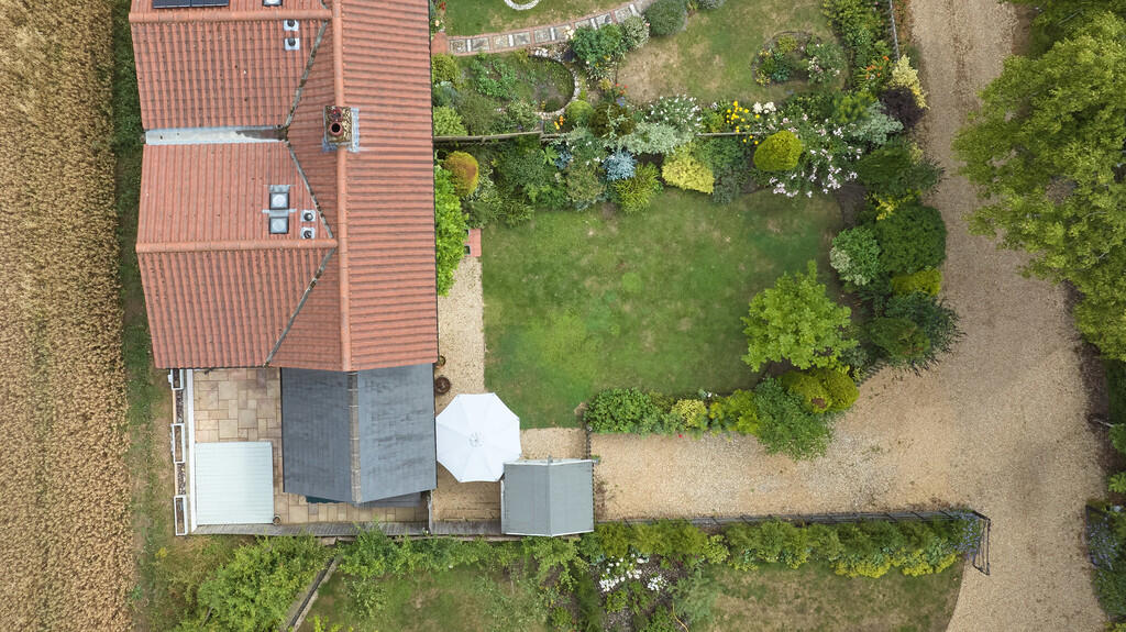 Flint Cottage 160...