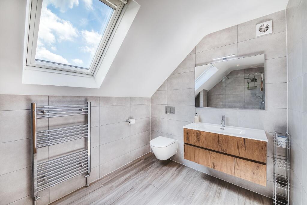 Bedroom five ensuite