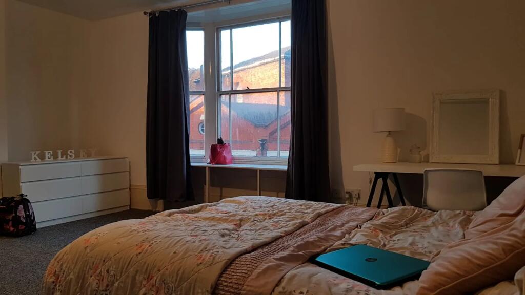bills-inclusive---monks-road---5-bed-image-5.jpg