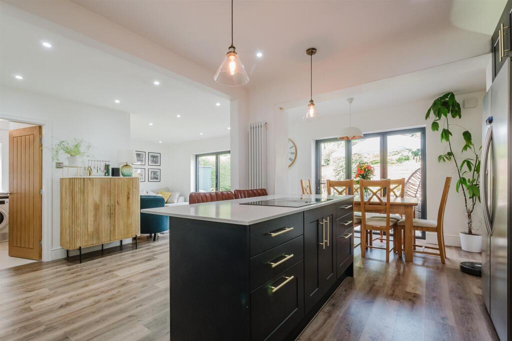 Live In Dining Kitchen