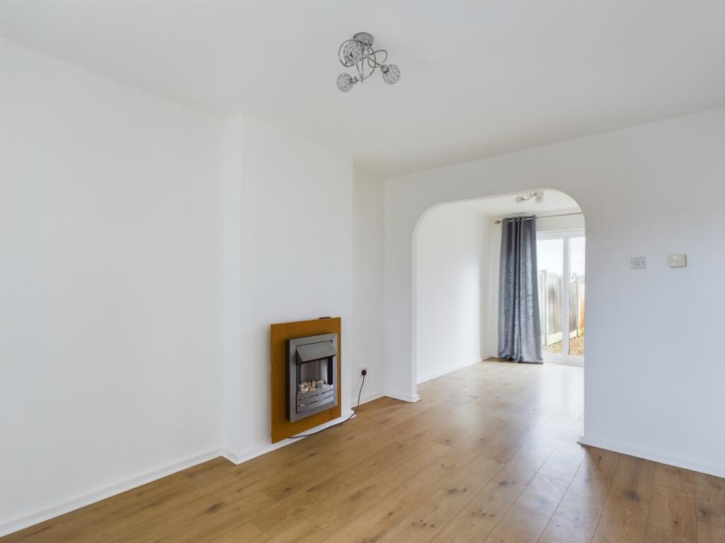 CAM01440G0-PR0102-STILL002