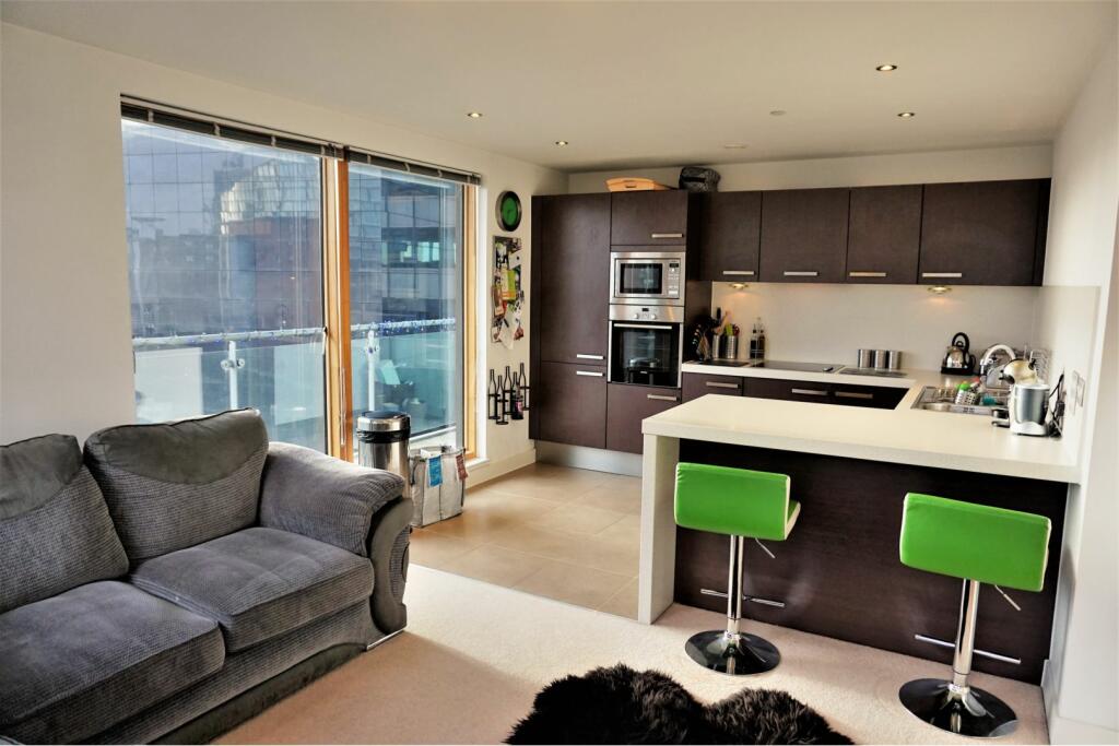 Lounge / Kitchen