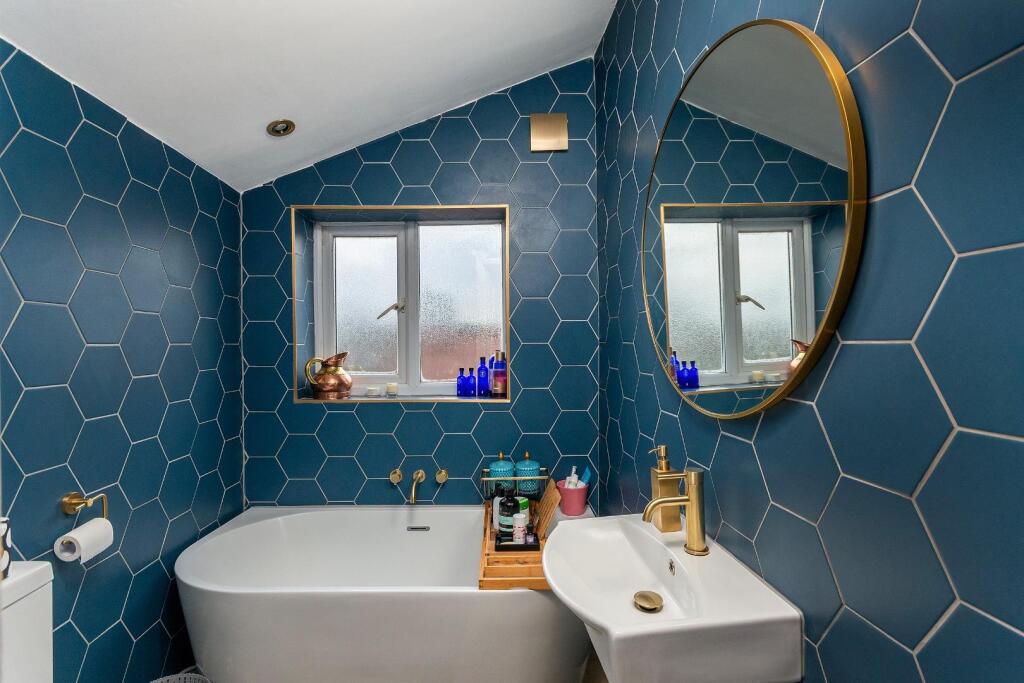 9N6SDD - Bathroom C.jpg