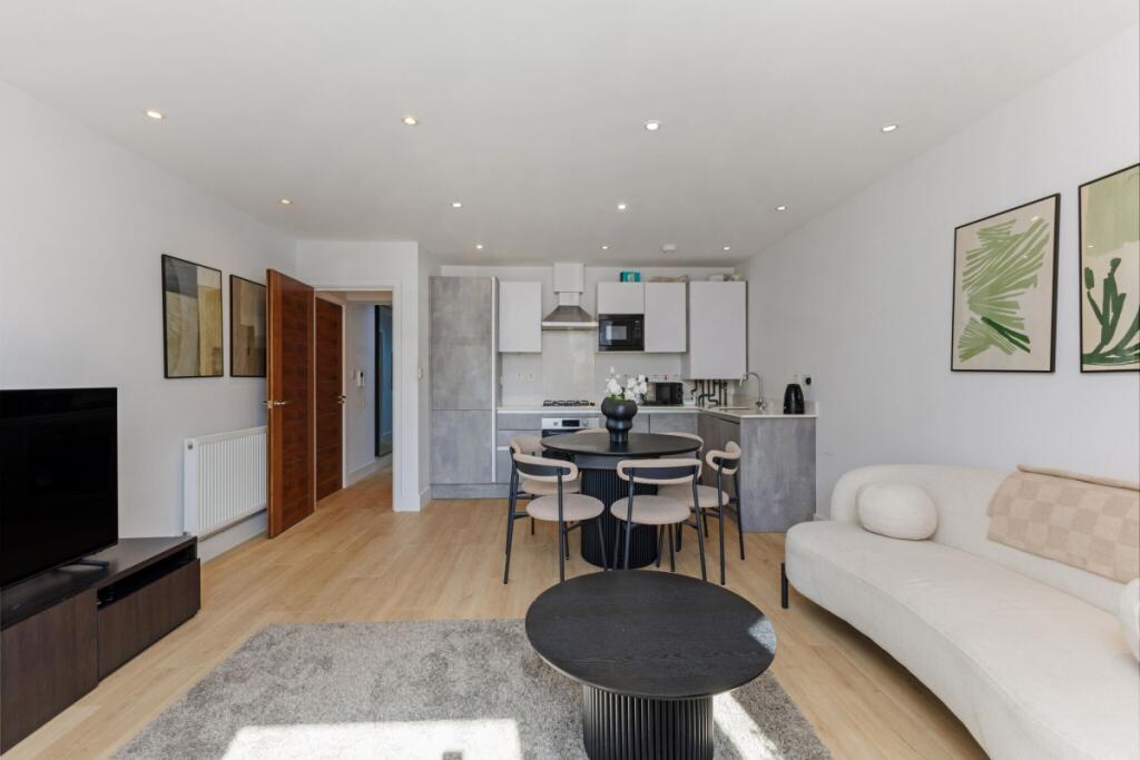 98216_2-103-Thurl...