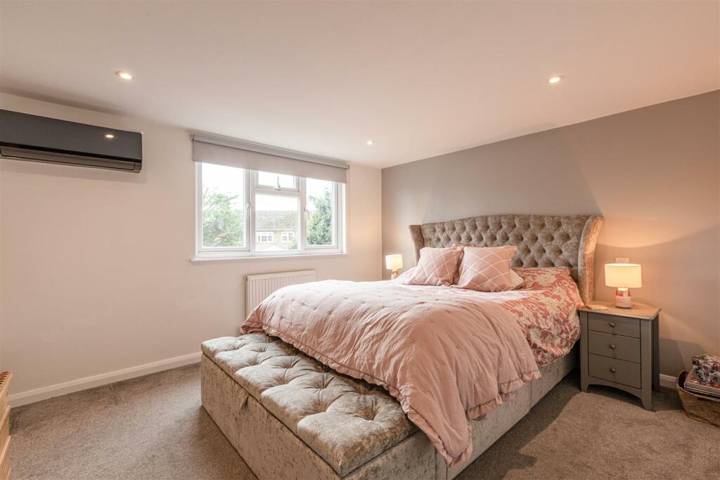 main bed.jpg