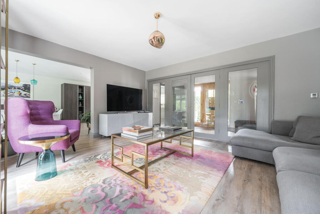 1305422-26-684729...