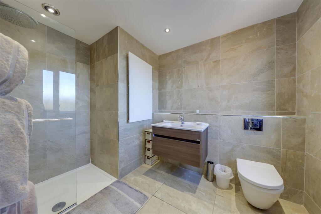 En Suite Shower Room