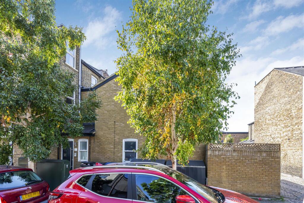 _Cinnamon_Apart__Hamilton_Rd__Wimbledon_SW19-1.jpg
